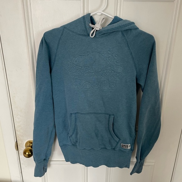 Roots Tops - Nice stitched Beaver logo by Roots